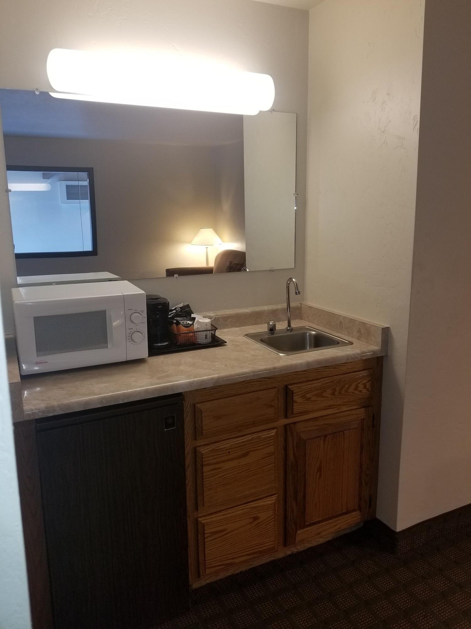 Hotel Super 8 By Wyndham Bend Esterno foto