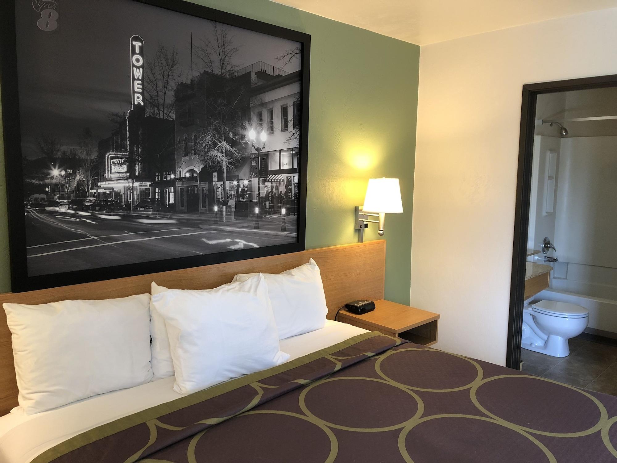 Hotel Super 8 By Wyndham Bend Esterno foto