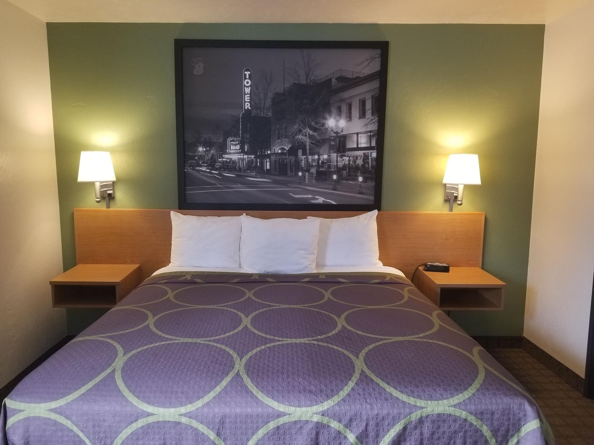 Hotel Super 8 By Wyndham Bend Esterno foto