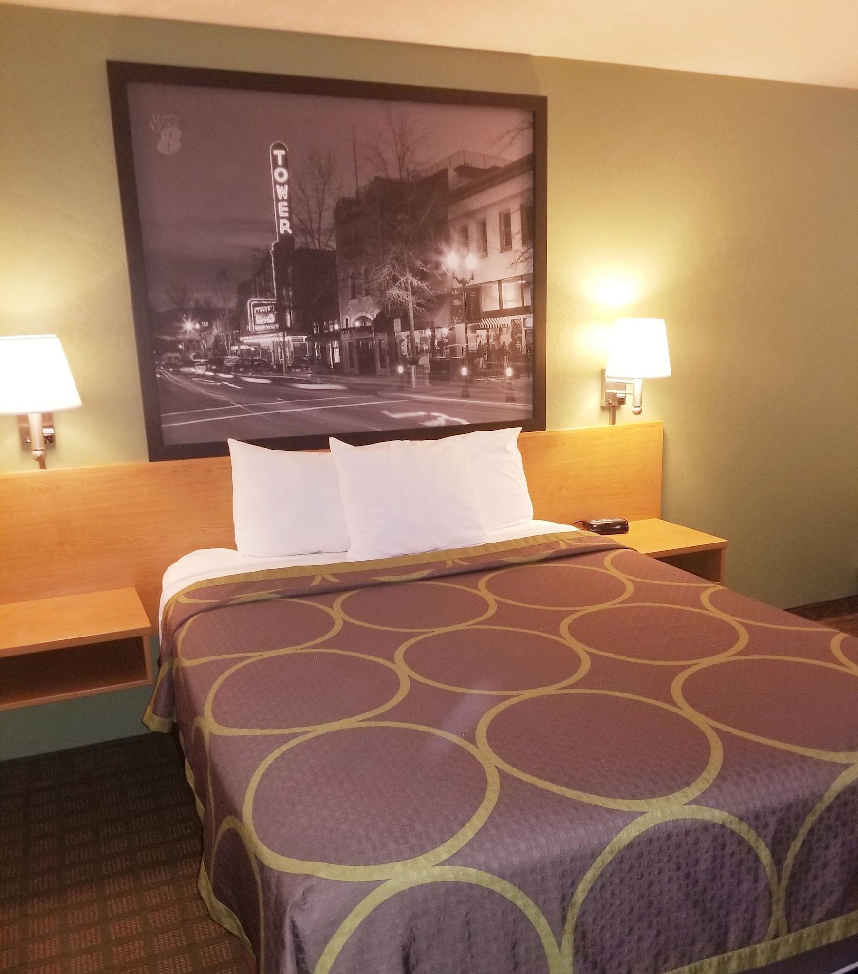 Hotel Super 8 By Wyndham Bend Esterno foto